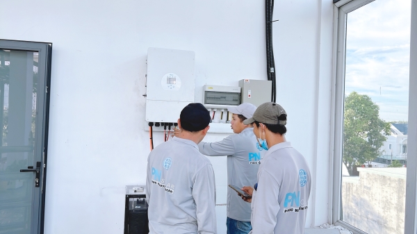 Lắp  đặt invert deye hybrid - Thiết Bị Năng Lượng Mặt Trời Phúc Nguyễn - Công Ty TNHH Phúc Nguyễn Solar